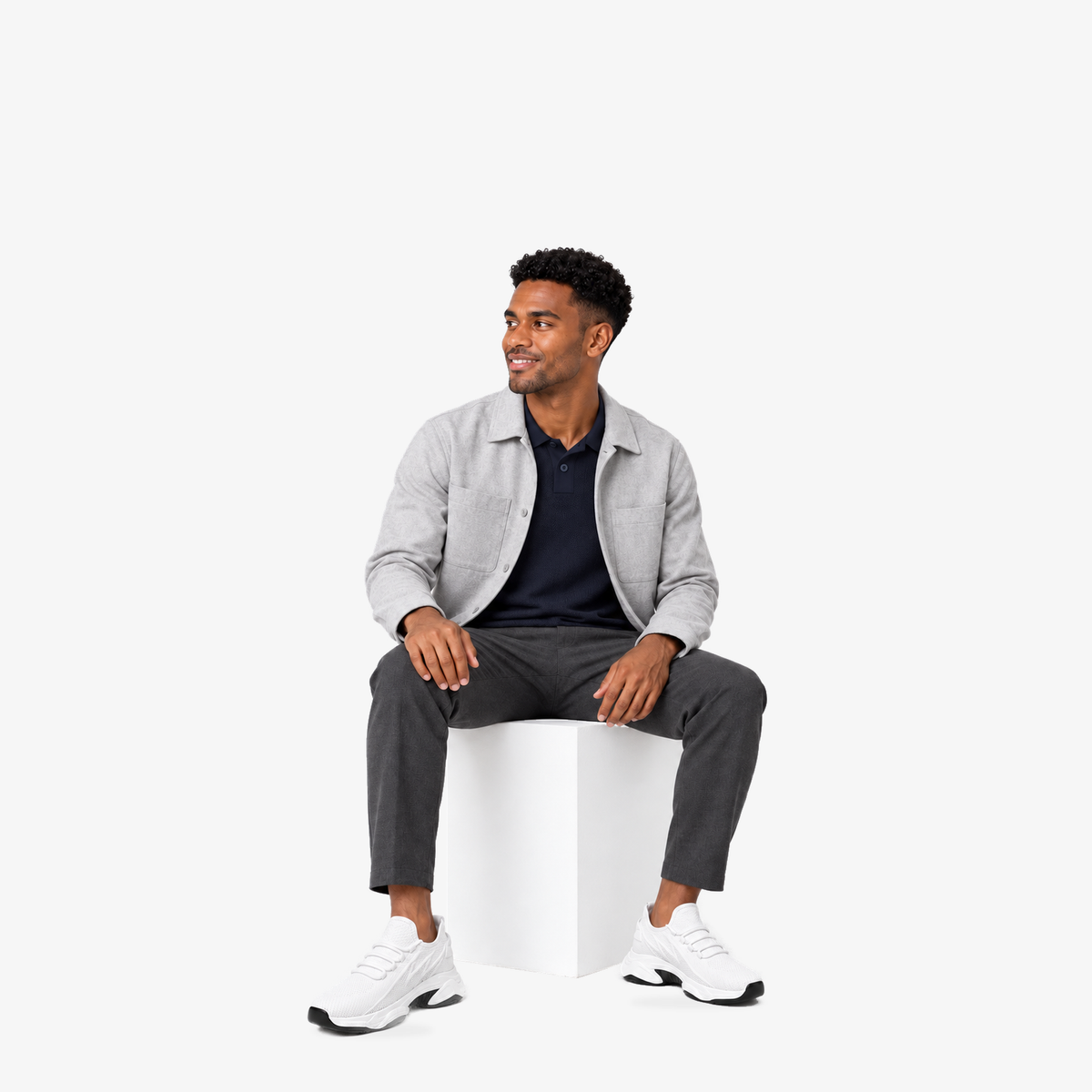 Alpha Kicks SkyBoost Pro verhogende schoenen in wit gedragen