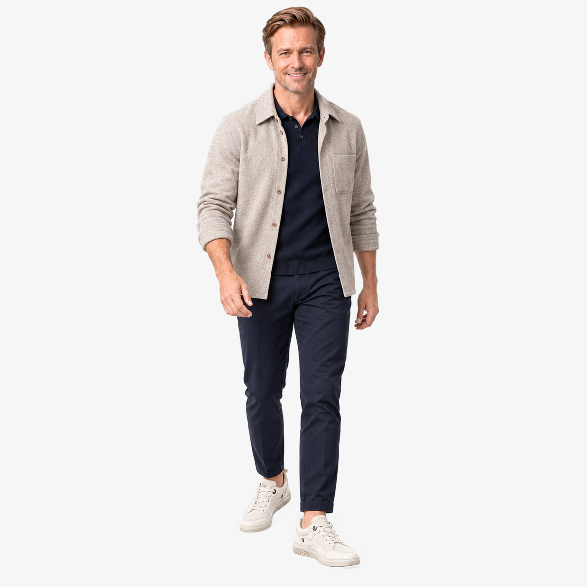 Ficke mocassneakers in zand gedragen