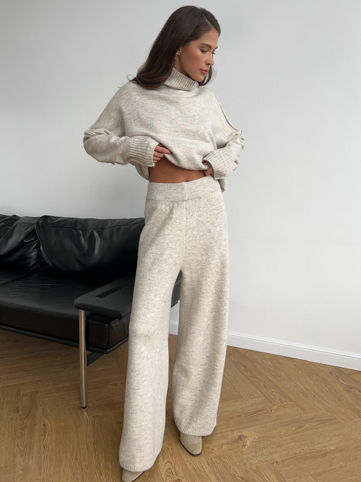 Fae | Set met effen coltrui en gebreide broek