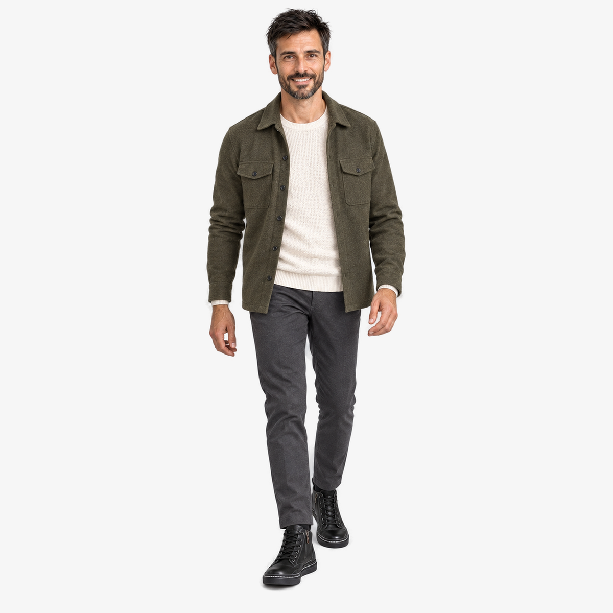Nate handgemaakte leren herenschoenen in zwart gedragen